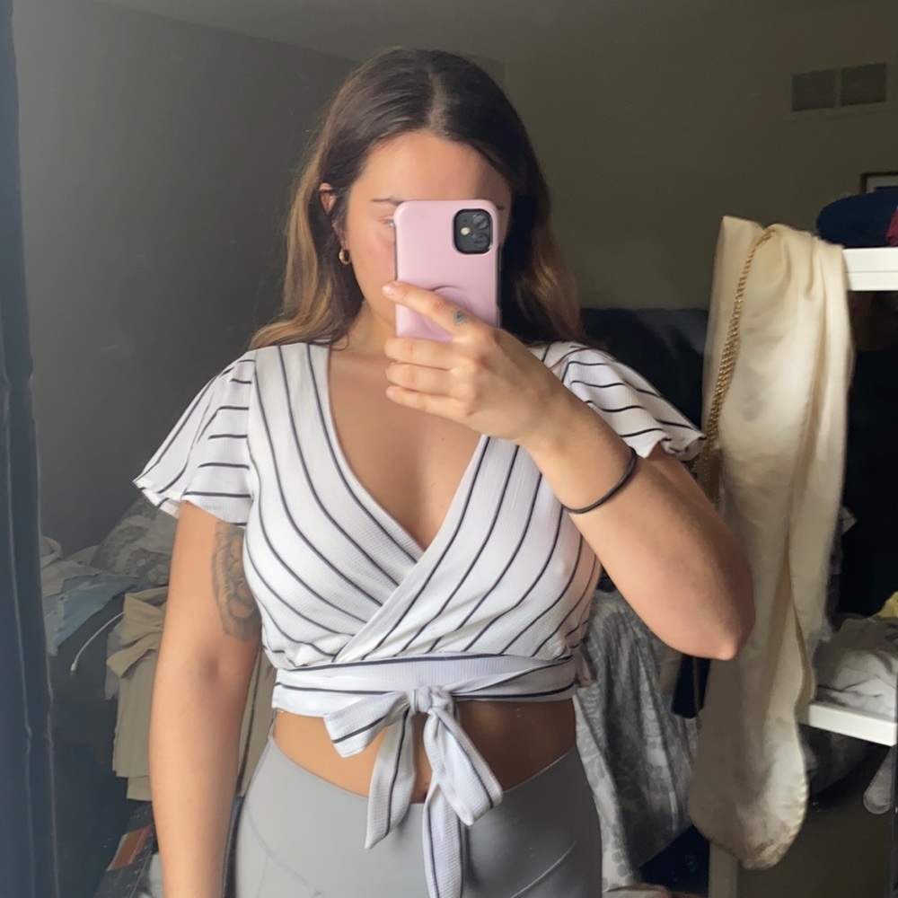 Pinstripe top white. Size S